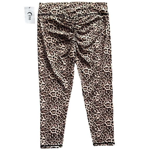 ZYIA Active Leopard Print Scrunch Bum Leggings 24” - Size 20 - Picture 4 of 5
